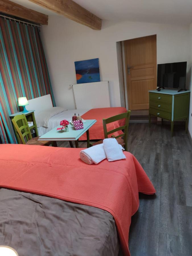 Chambre D'Hotes "Le Village" Villenouvelle Екстериор снимка