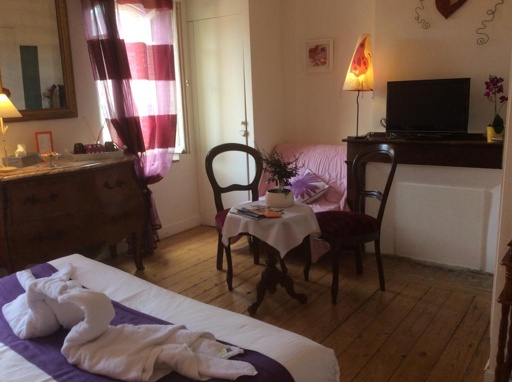 Chambre D'Hotes "Le Village" Villenouvelle Екстериор снимка