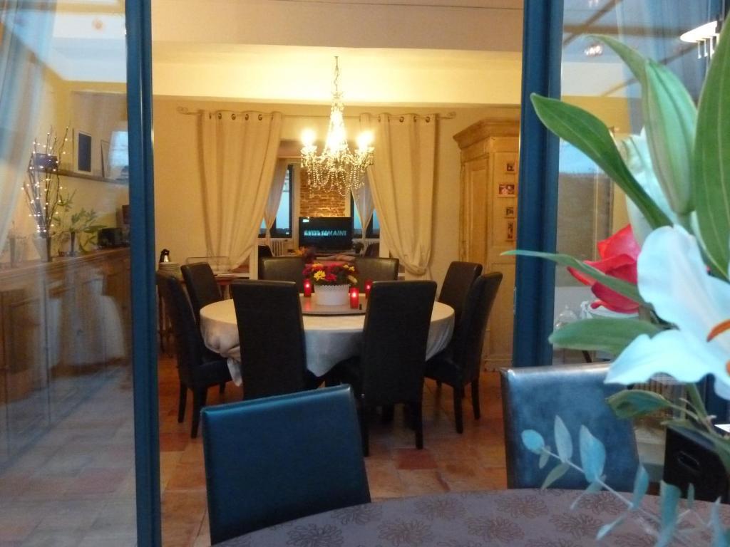Chambre D'Hotes "Le Village" Villenouvelle Екстериор снимка