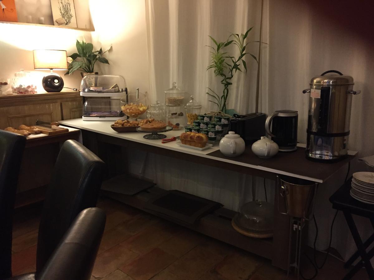 Chambre D'Hotes "Le Village" Villenouvelle Екстериор снимка